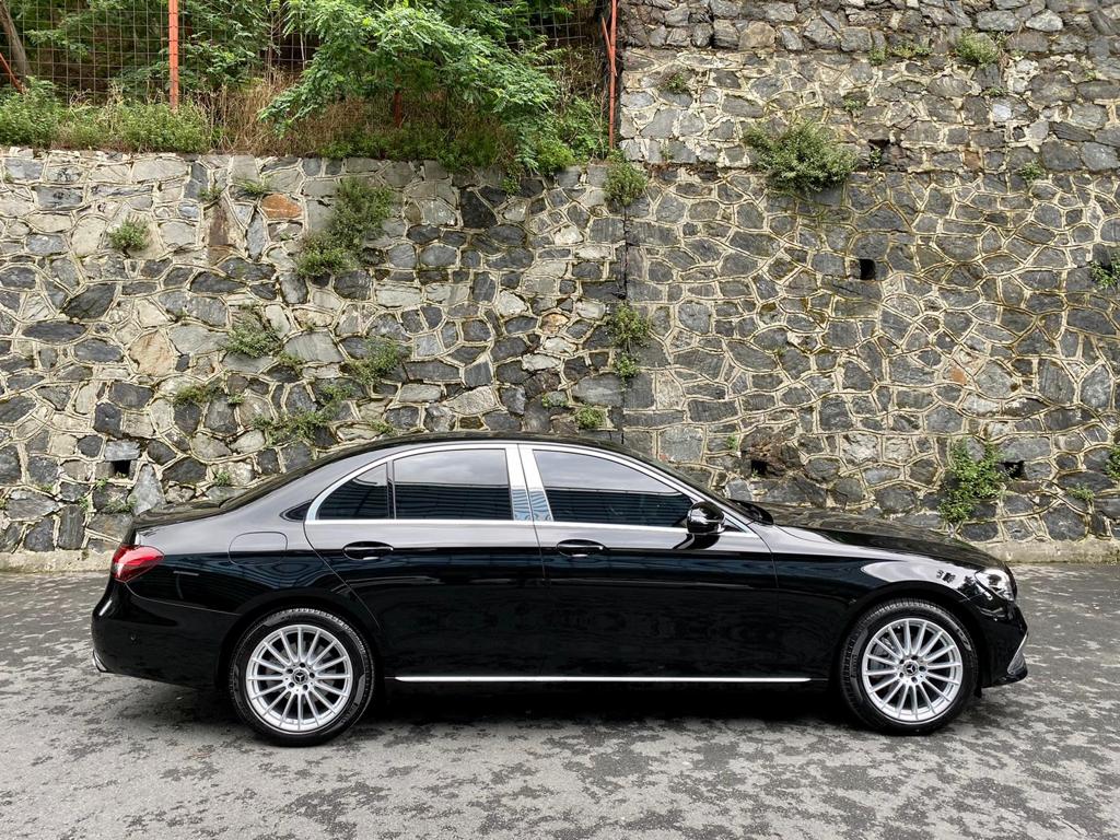 Experience Luxury: Mercedes E-Class Rental Services
