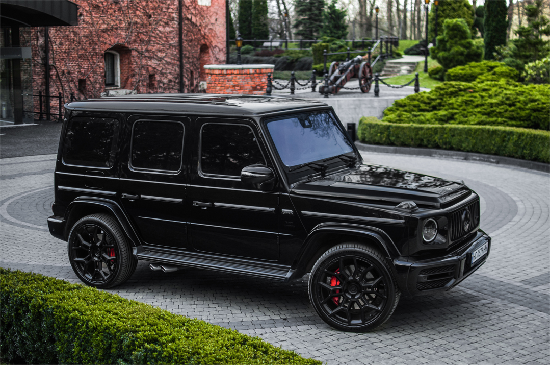 Luxury car rental